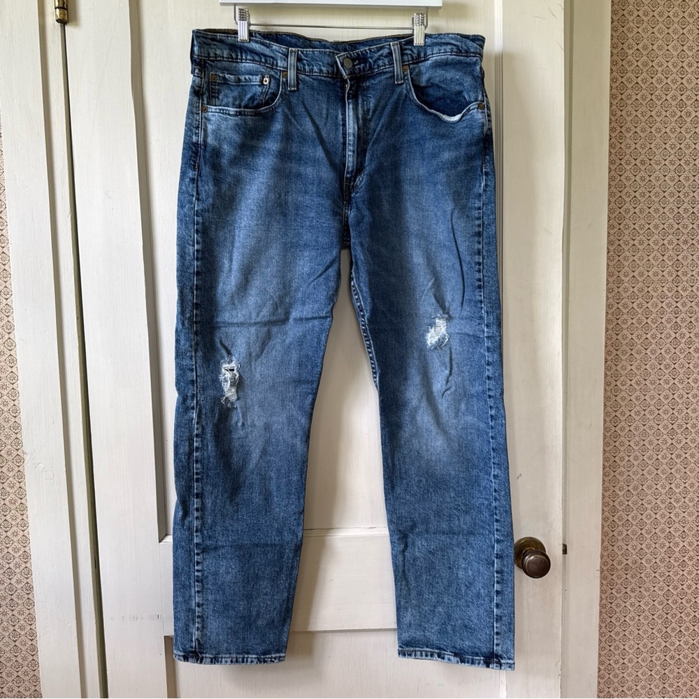 Levis 502 Men’s Jeans 38x32 Blue Denim Tapered Leg w/Stretch and Distressing